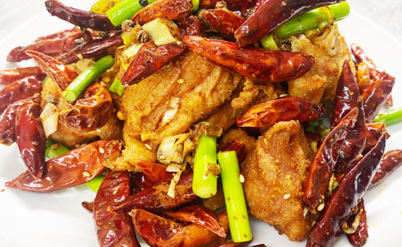 鶏肉の唐揚げと唐辛子炒め